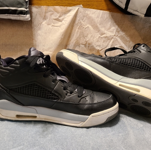 Jordan Other - Black youth Jordans
